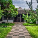 halaman rumah