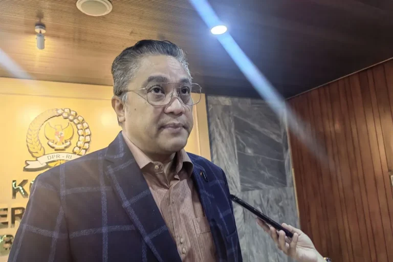 Sistem Pemilu Hybrid: Alternatif untuk Mengurangi Persaingan Internal Partai Politik