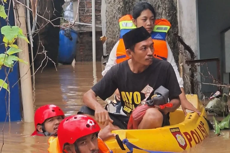 Alat Peringatan Dini Banjir di Pengadegan Berfungsi Normal, BPBD DKI Jakarta Lakukan Pengecekan