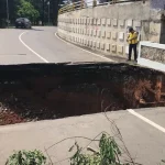 Jembatan Kemang Pratama Bekasi Amblas Akibat Banjir, Akses Warga Terganggu